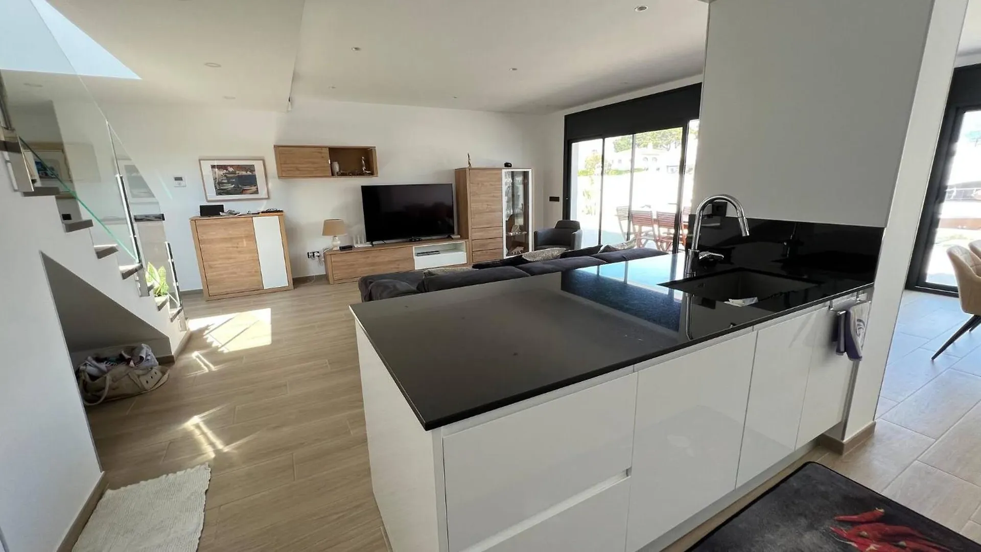 Villa Moderna Con Piscina Y Vistas Al Canal En Roses Av-44 ספרד
