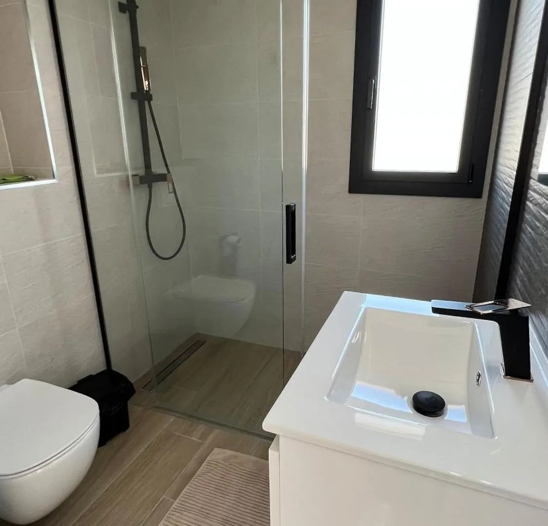 Villa Moderna Con Piscina Y Vistas Al Canal En Roses Av-44 0*,  西班牙