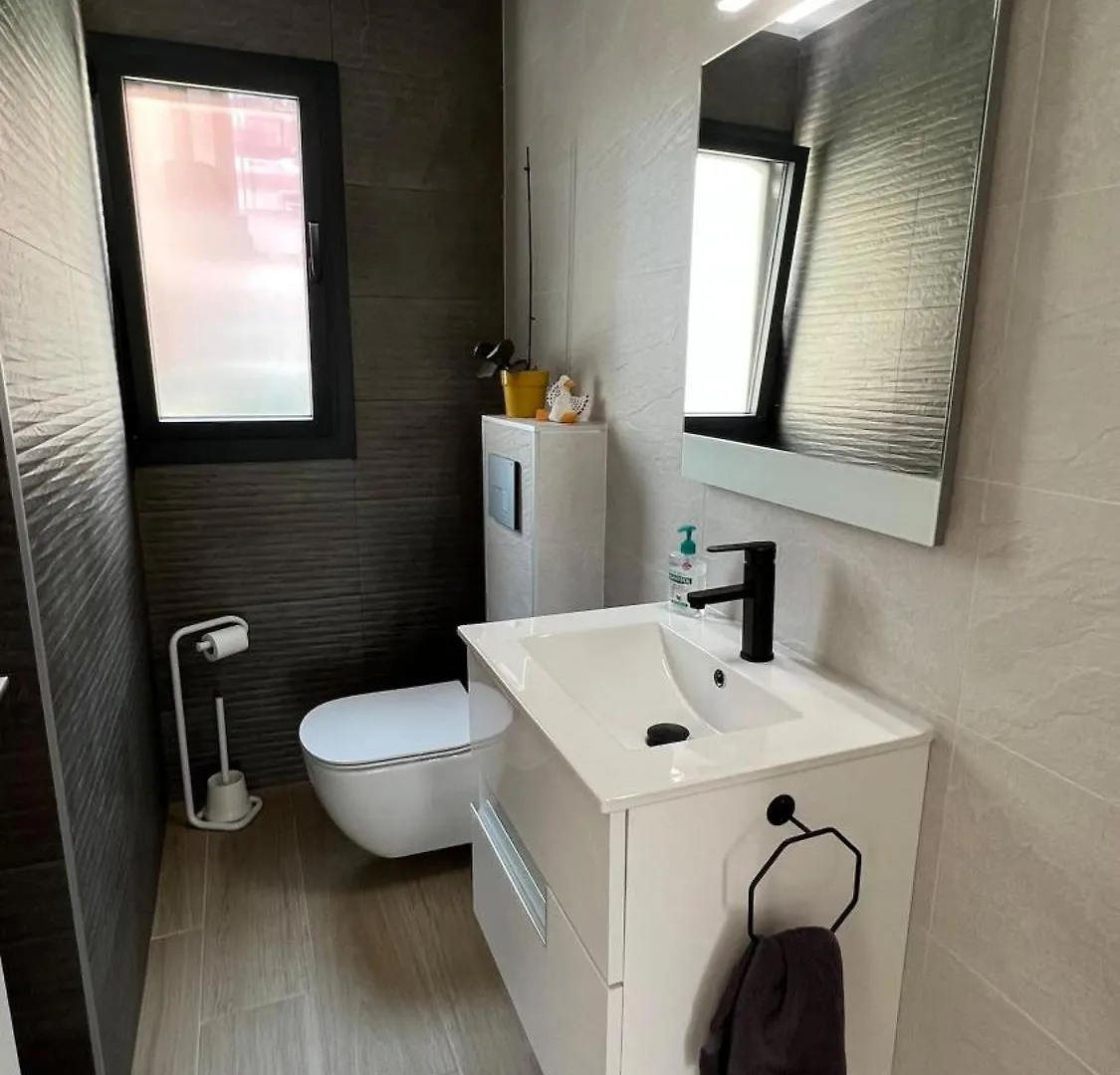 Villa Moderna Con Piscina Y Vistas Al Canal En Roses Av-44 בית נופש
