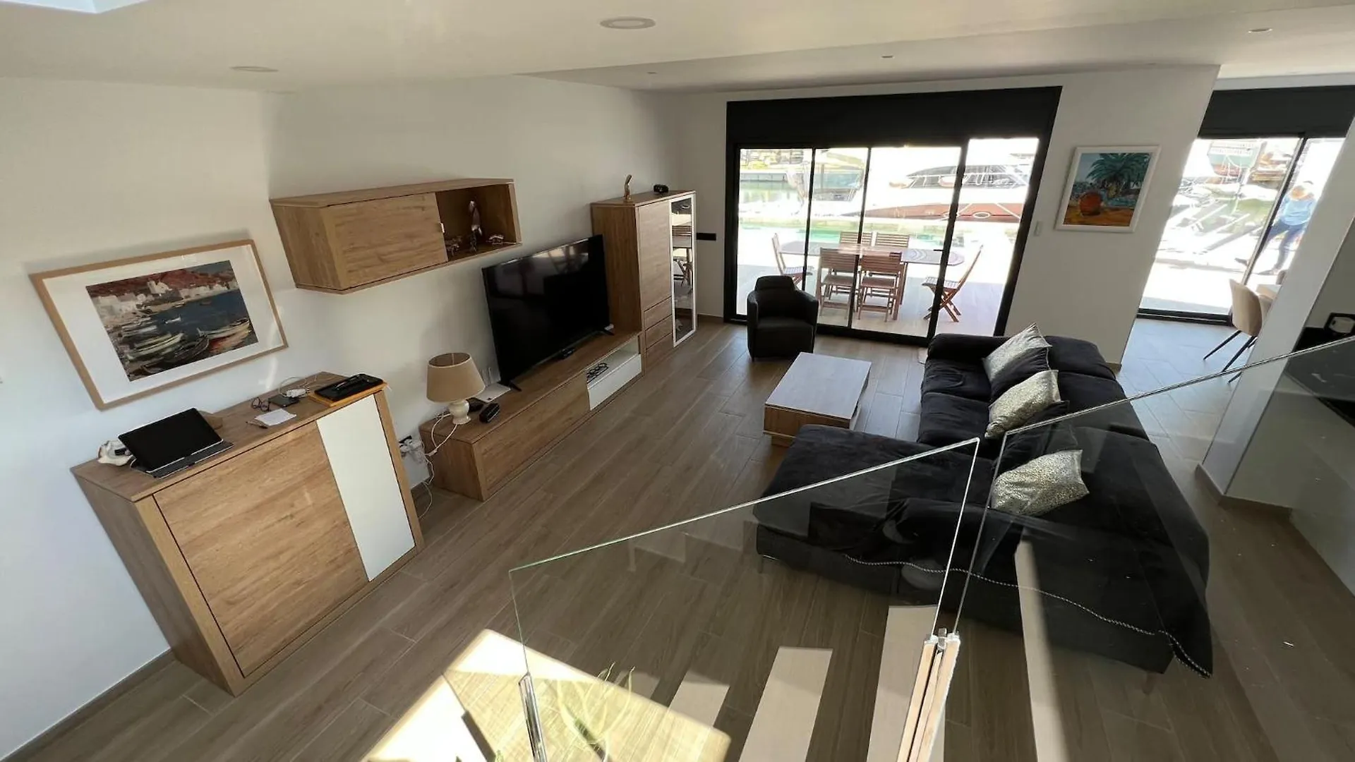 Villa Moderna Con Piscina Y Vistas Al Canal En Roses Av-44 בית נופש